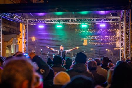 V Kamniku zasijale novoletne lučke (15)